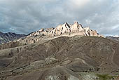 Ladakh - Fotu La (4147 m), the highest pass on the route to Kargil 